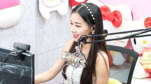 女网红皮衣爆料视频播放,揭秘背后惊人真相  第3张